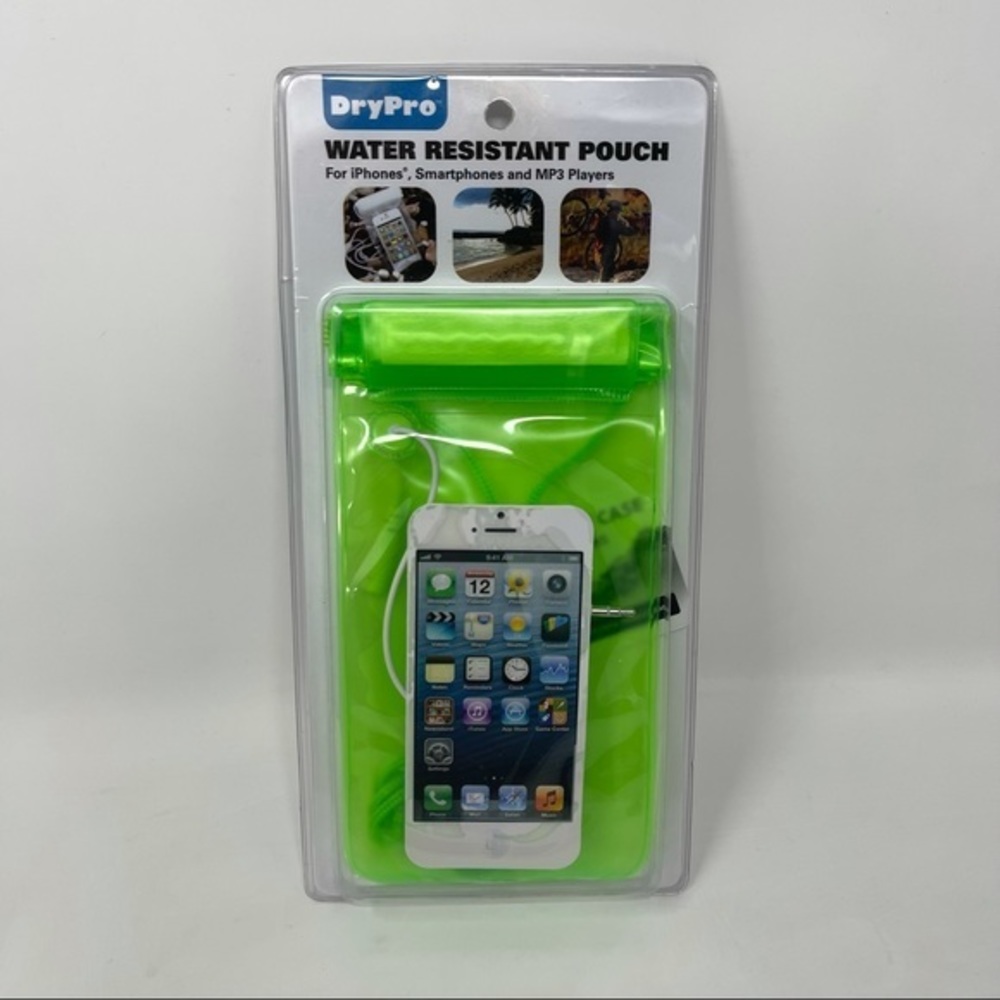 NIB! Dry Pro Water-Resistant Phone Case w/Lanyard